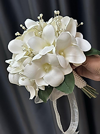 İncili Manolya Buketi