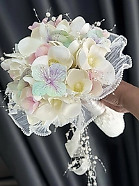 İncili renkli manolya buketi