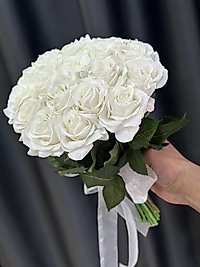 Islak Dokulu Gül Gelin Çiçeği