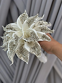 PARLAK TAŞLI GELİN ÇİÇEĞİ