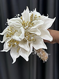 Taş ve inci detaylı gold buket