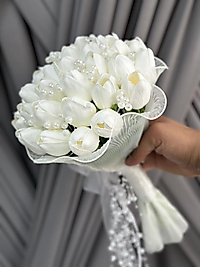 İNCİLİ TÜLLÜ ISLAK LALE