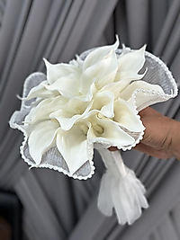 İNCİ TÜLLÜ GALA ÇİÇEĞİ