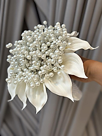 ORTASI İNCİLİ GALA GELİN ÇİÇEĞİ