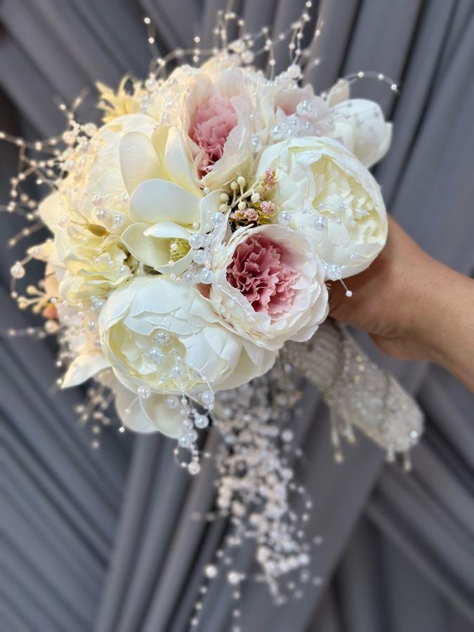 PEMBE & KREM İNCİLİ GELİN ÇİÇEĞİ