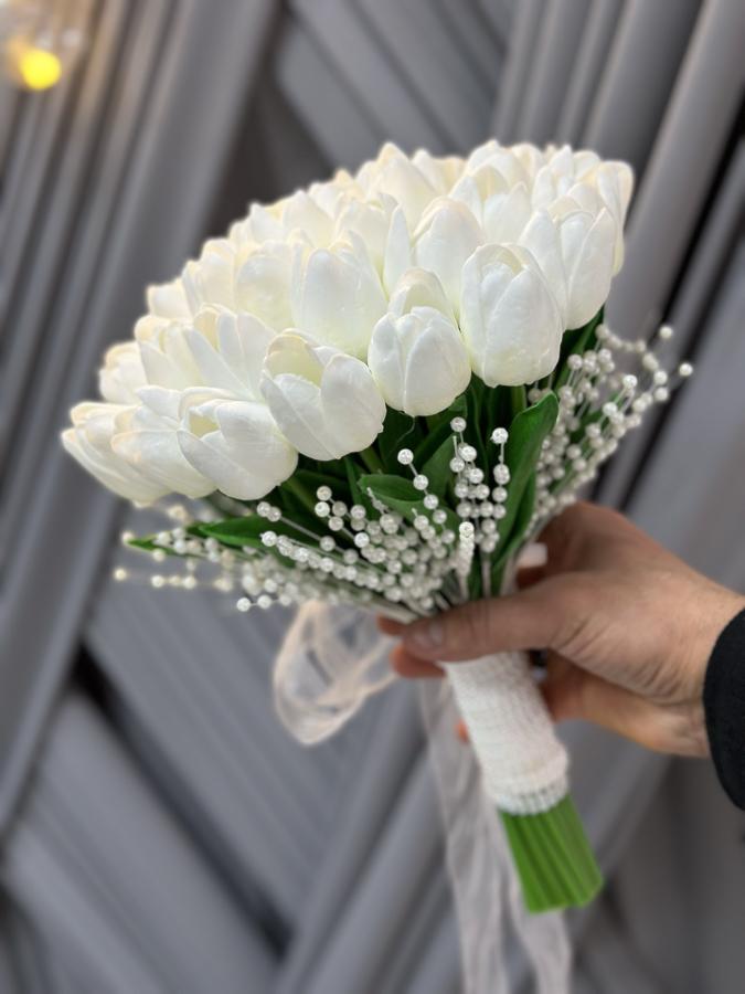 ETRAFI İNCİLİ ISLAK LALE GELİN ÇİÇEĞİ