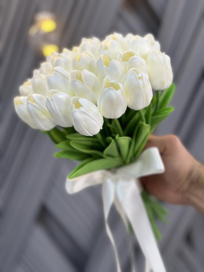 ISLAK LALE GELİN ÇİÇEĞİ