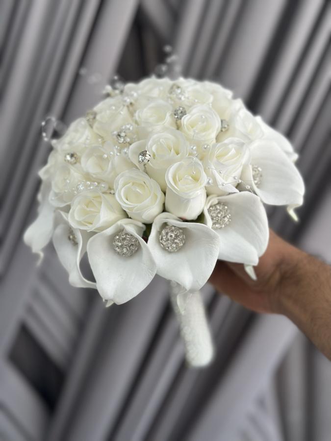 İNCİLİ TAŞLI ETRAFI GALA GELİN ÇİÇEĞİ