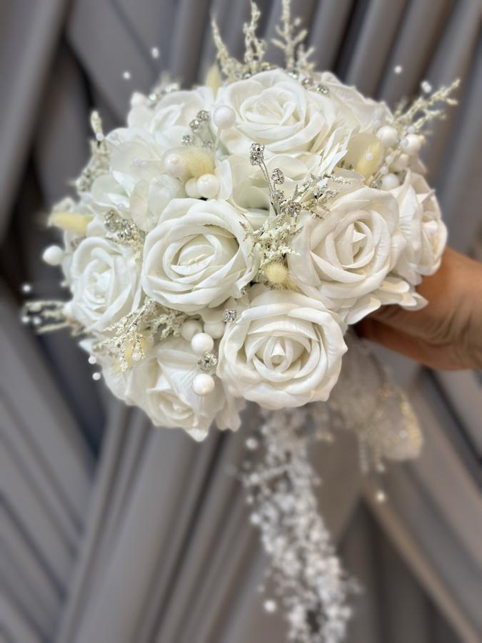 İNCİLİ GÜL GELİN ÇİÇEĞİ