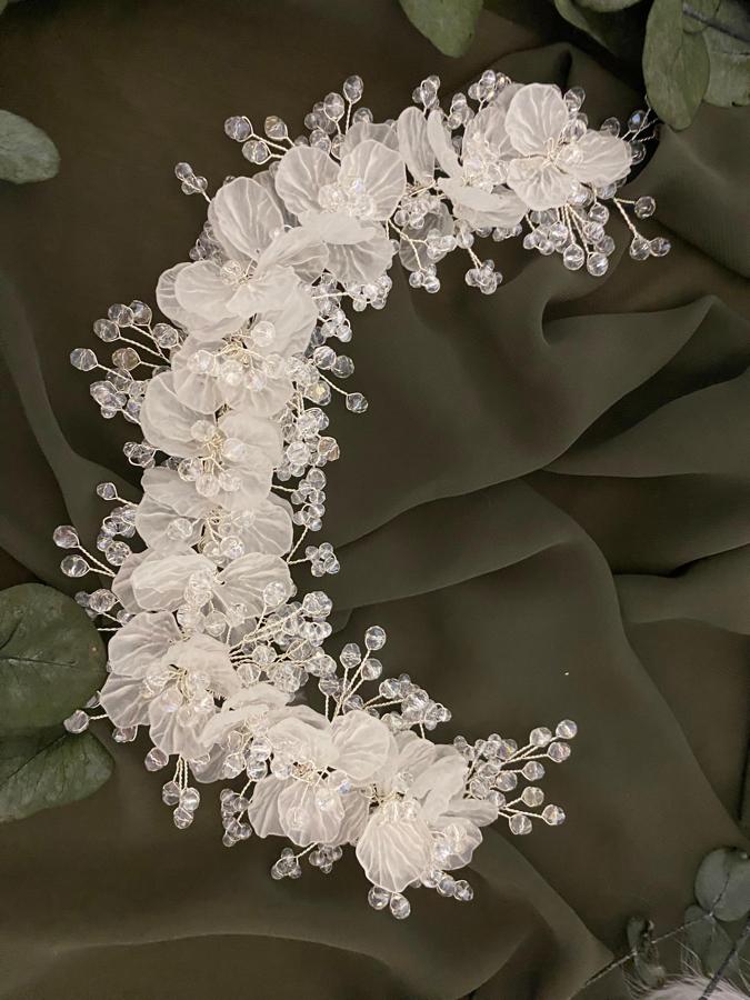 BEYAZ ÇİÇEKLİ TAÇ