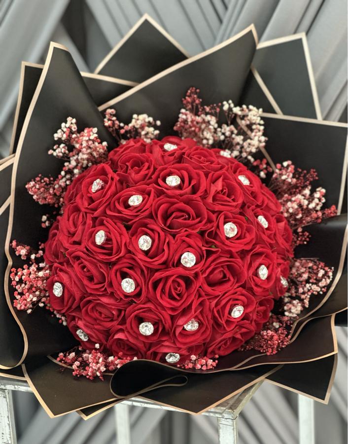 TAŞLI KIRMIZI İSTEME ÇİÇEĞİ