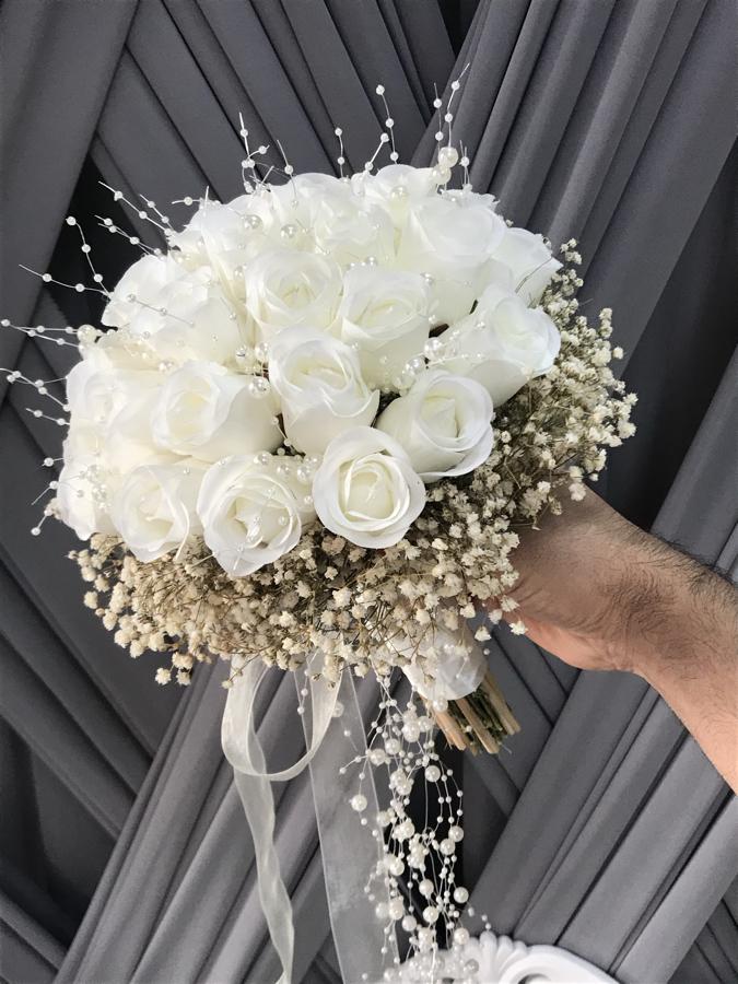 KREM CİPSOLU İNCİLİ GONCA GÜL BUKETI