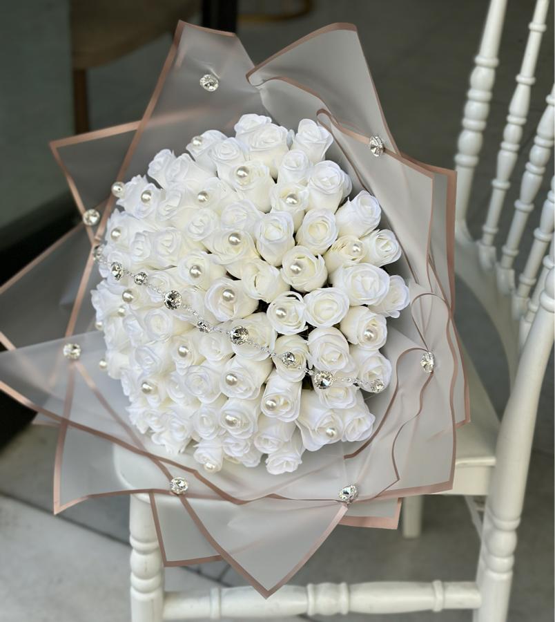 KREM GÜL TAŞ DETAYLI İSTEME ÇİÇEĞİ