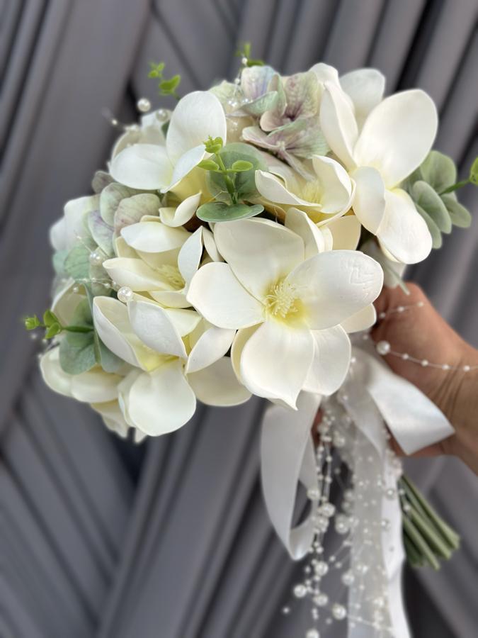 İNCİLİ MANOLYA GELİN ÇİÇEĞİ