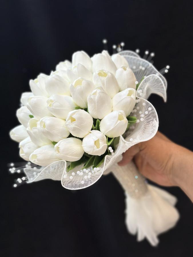 İNCİ DETAYLI TÜLLÜ ISLAK LALE