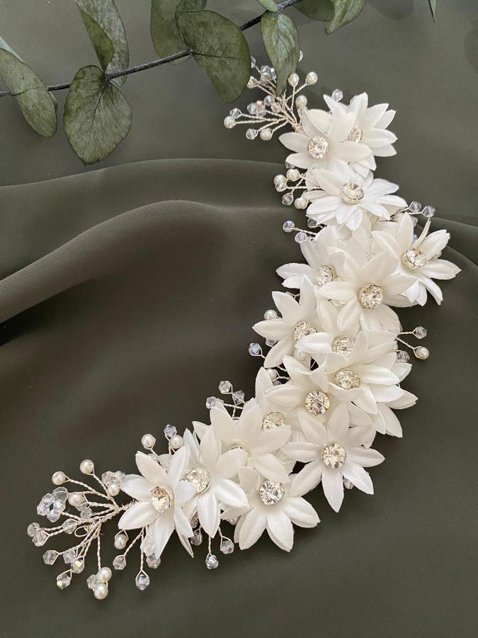 ÜÇ BOYUTLU ÇİÇEKLİ TAÇ