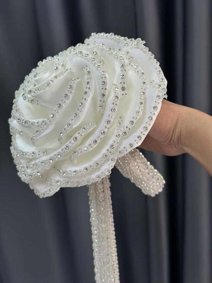 TAŞLI KAT KAT GÜL GELİN ÇİÇEĞİ