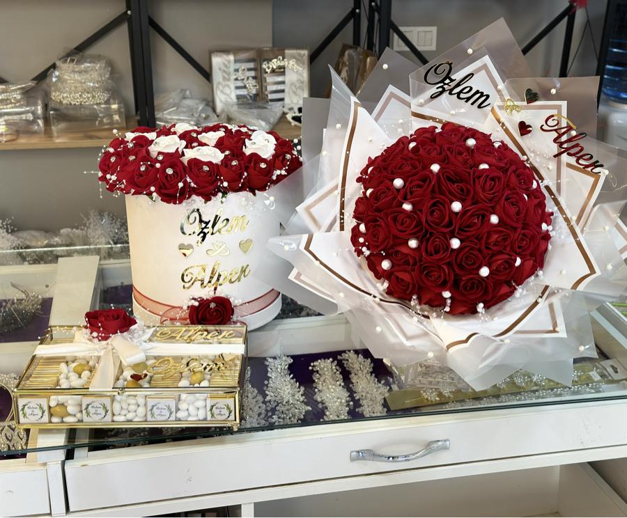 İSTEME BUKETI , KUTU GÜL VE ÇİKOLATA ( SET )