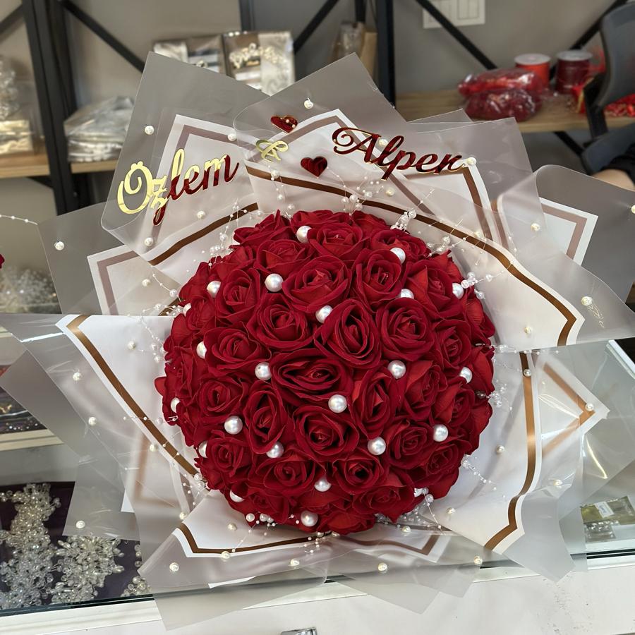 KIRMIZI GÜL INCILI İSTEME ÇİÇEĞİ