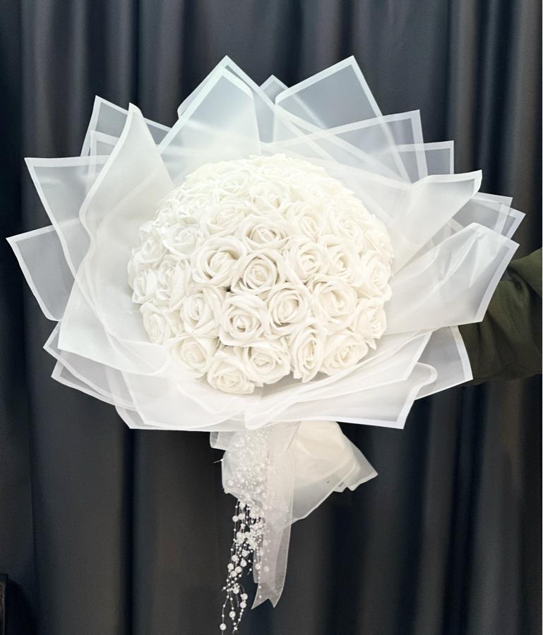 BEYAZ KADİFE GÜL İSTEME BUKETİ
