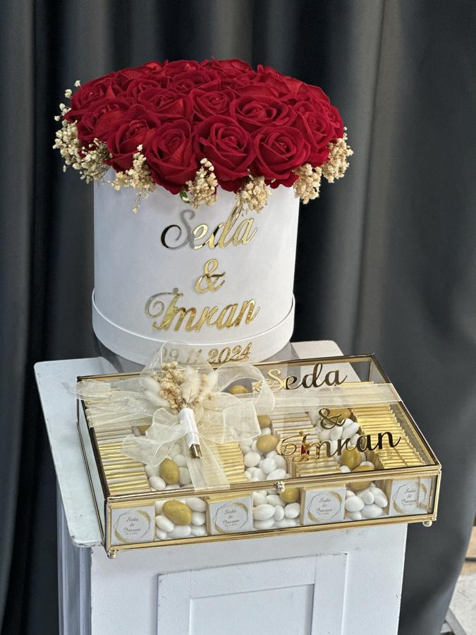 KUTU KIRMIZI GÜL İSTEME ÇİÇEĞİ & ÇİKOLATA