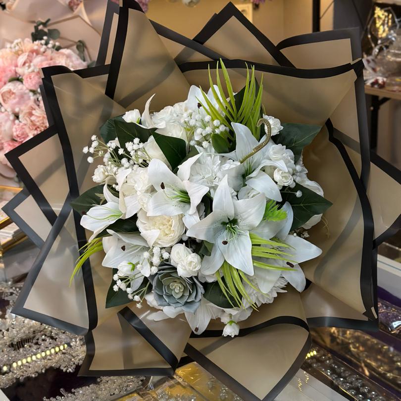 LİLYUM DETAYLI İSTEME BUKETİ