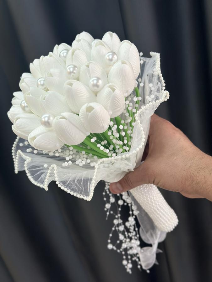 İnci detaylı sararmayan lale buketi