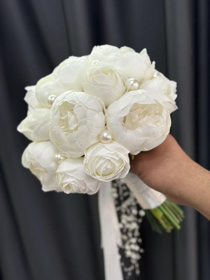 İncili krem şakayık buketi