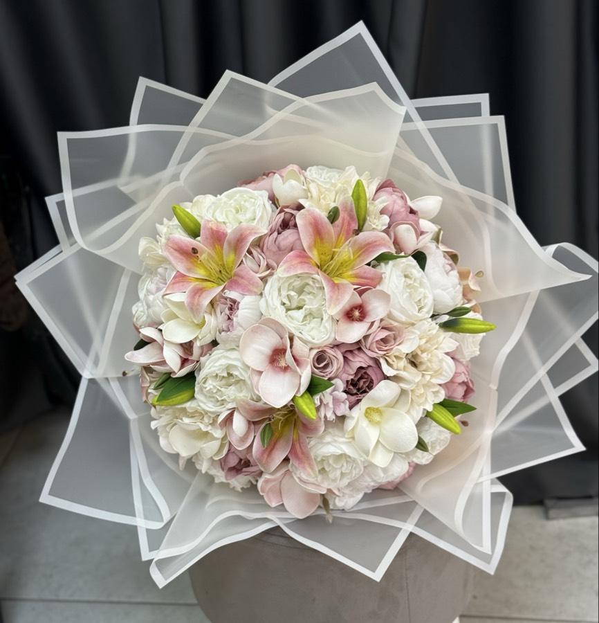 Pembe Lilyum detaylı İsteme Çiçeği