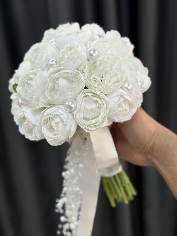 inci detaylı beyaz şakayık Gelin Çiçeği